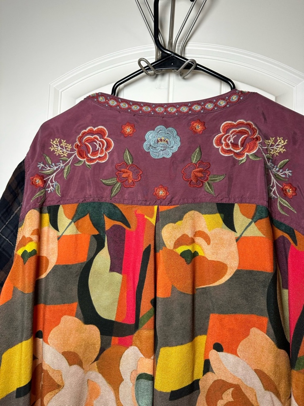 John Mark Women's Gorgeous Embroidered Multi-color Vibrant Floral Tunic size 3X - Picture 6 of 13